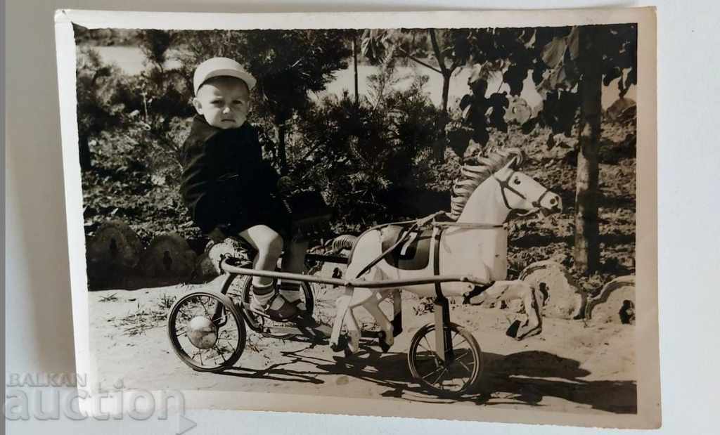 1962 ΠΑΛΙΑ ΕΙΚΟΝΑ ΦΩΤΟΓΡΑΦΙΑ ΚΑΡΟΤΣΙ ΠΕΔΑΛΙΑ ΑΛΟΓΟΥ με τιμή 10.00 BGN | € 5.11 1962 ΠΑΛΙΑ ΕΙΚΟΝΑ ΦΩΤΟΓΡΑΦΙΑ ΚΑΡΟΤΣΙ ΠΕΔΑΛΙΑ ΑΛΟΓΟΥ με τιμή 10.00 BGN | € 5.11