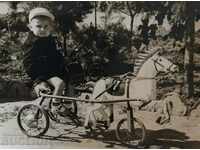 1962 POZA VECHE FOTO cărucior PEDALE DE CAL