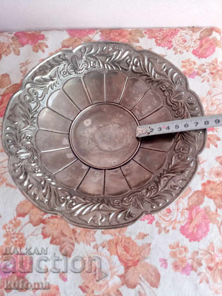 Auction Metal fruit bowl Auction Metal fruit bowl