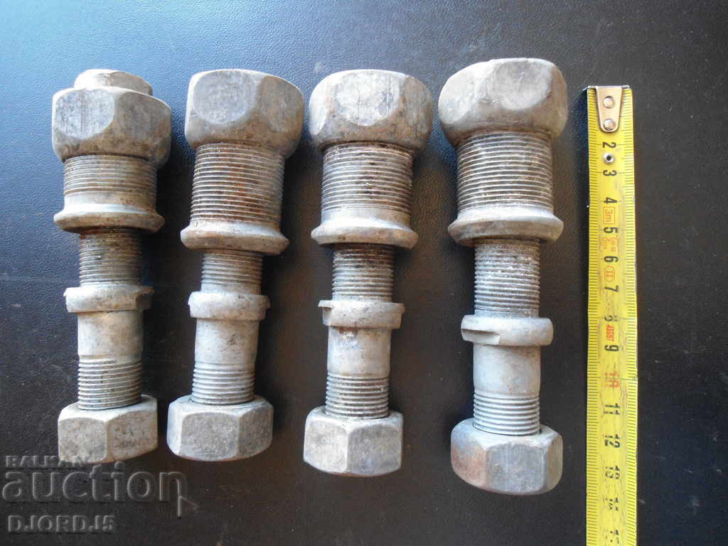 Auction  Old screws, nuts, thread