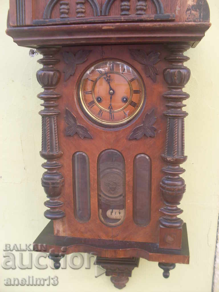 Auction  STAR WALL JUNGHANS CLOCK