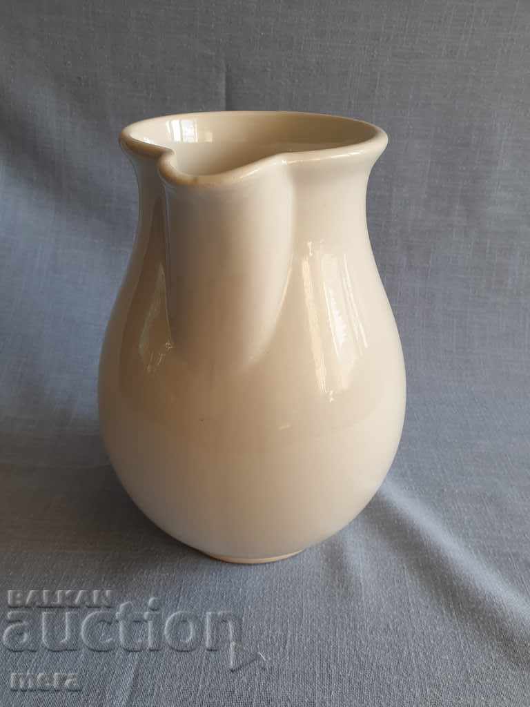 Auction Large sanitary porcelain jug from the 40s Auction Large sanitary porcelain jug from the 40s