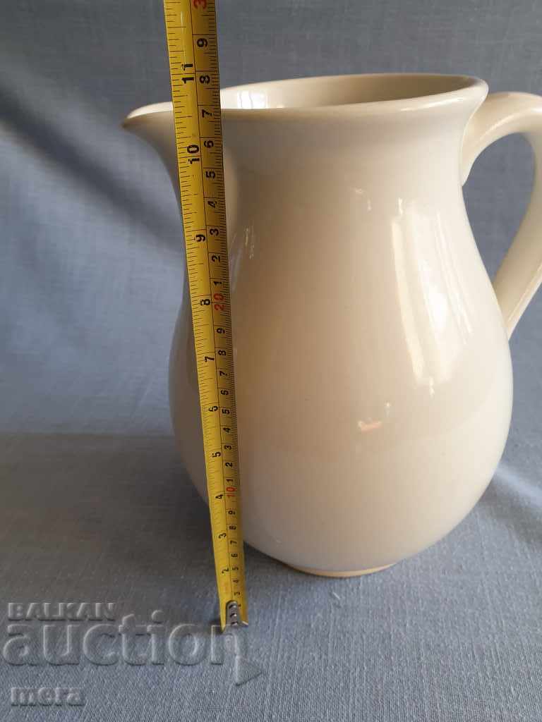 Delivery of Large sanitary porcelain jug from the 40s Delivery of Large sanitary porcelain jug from the 40s