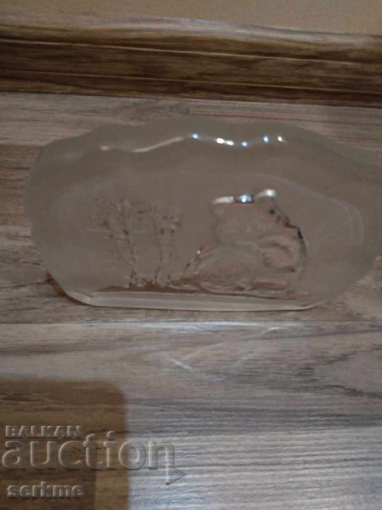 Delivery of Glass figure