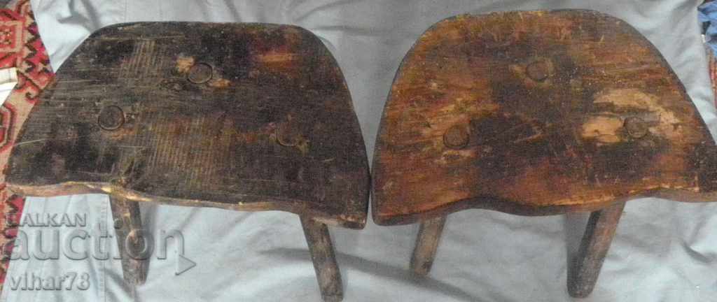 Auction old three-legged chairs-2 pieces Auction old three-legged chairs-2 pieces