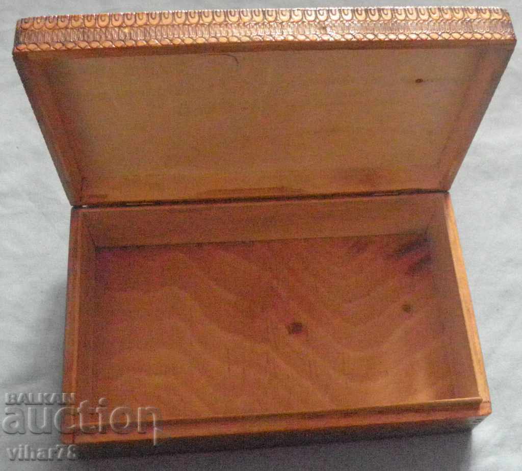 WOODEN BOX - 6 WOODEN BOX - 6