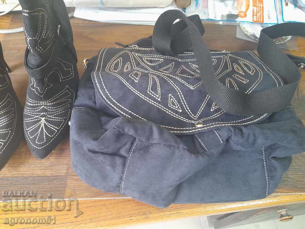 Auction Set of boots and bag Auction Set of boots and bag