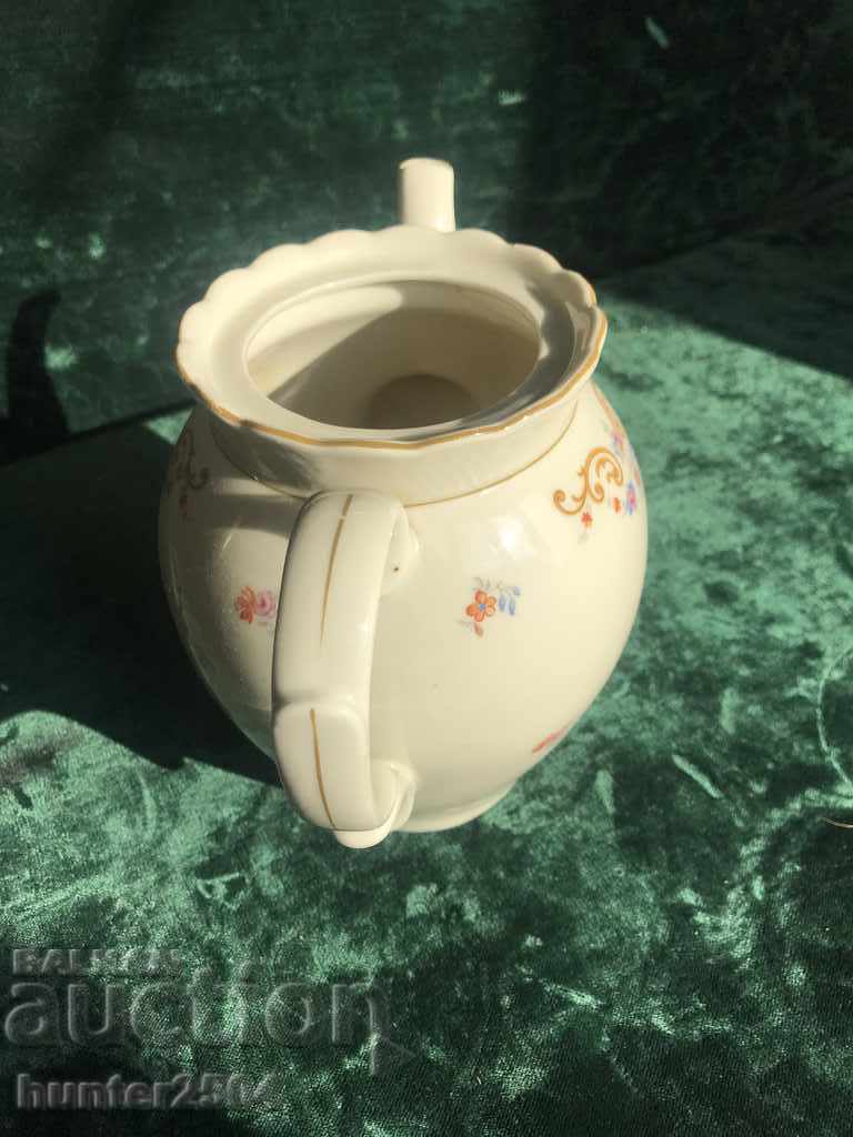 Urcior de portelan, inaltime 17 cm, Germania cu preț 24.95 BGN | € 12.76