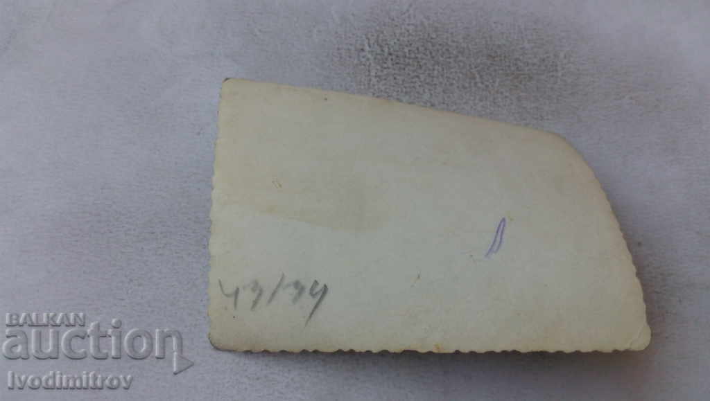 Φωτογραφία Τρία νεαρά κορίτσια με τιμή 1.65 BGN | € 0.84 Φωτογραφία Τρία νεαρά κορίτσια με τιμή 1.65 BGN | € 0.84