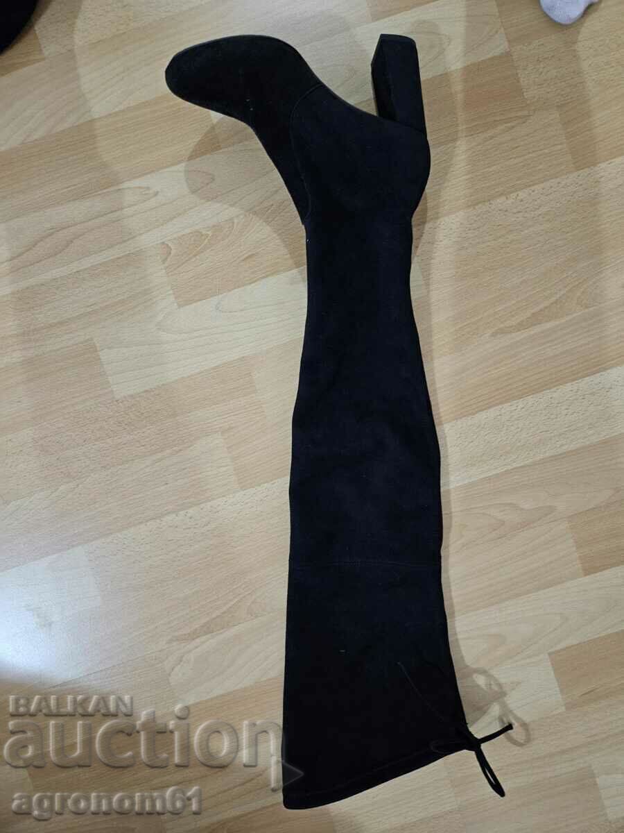 Cizme înalte de damă cu preț 60.00 BGN | € 30.68