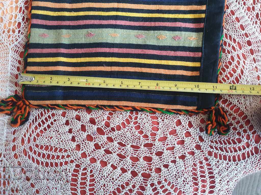 Authentic woolen hand-woven shepherd's purse with price 30.00 BGN | € 15.34 Authentic woolen hand-woven shepherd's purse with price 30.00 BGN | € 15.34