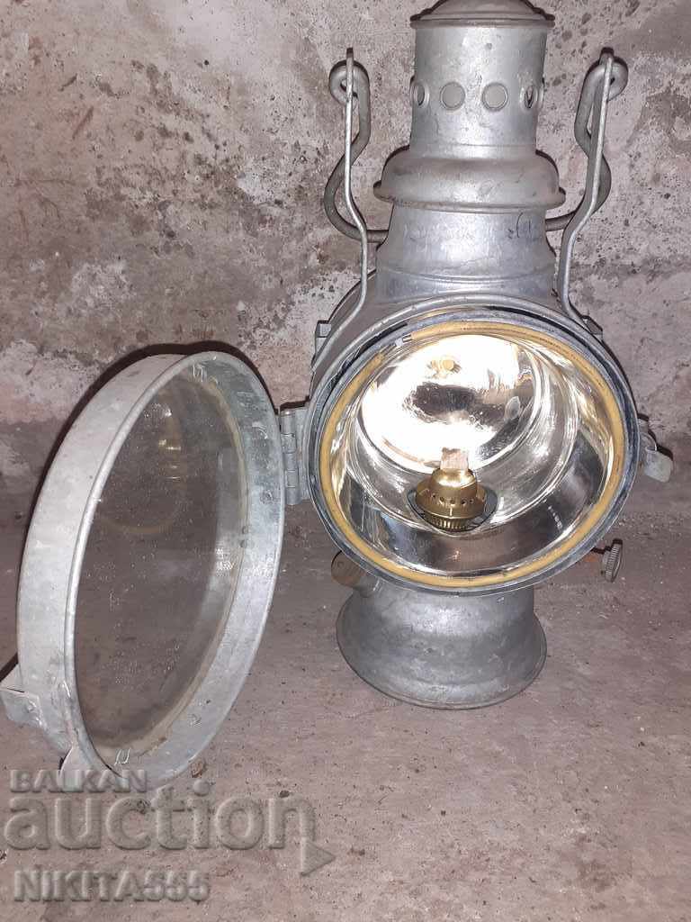 Παλαιό γερμανικό φανάρι σιδηροδρόμων με τιμή 333.00 BGN | € 170.26 Παλαιό γερμανικό φανάρι σιδηροδρόμων με τιμή 333.00 BGN | € 170.26