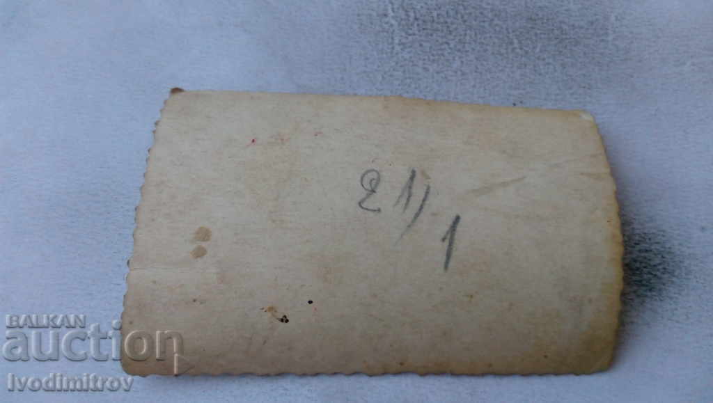 Φωτογραφία ενός αγοριού με ένα yamurluk με τιμή 2.35 BGN | € 1.20