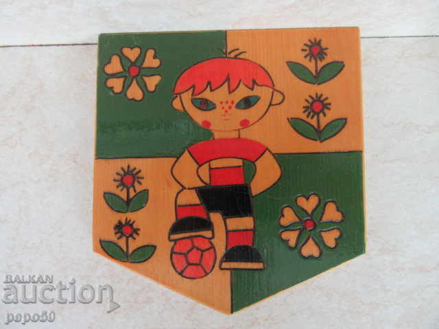 WOODEN PYROGRAPHY SOUVENIR "FOOTBALL PLAYER" FROM SOCA