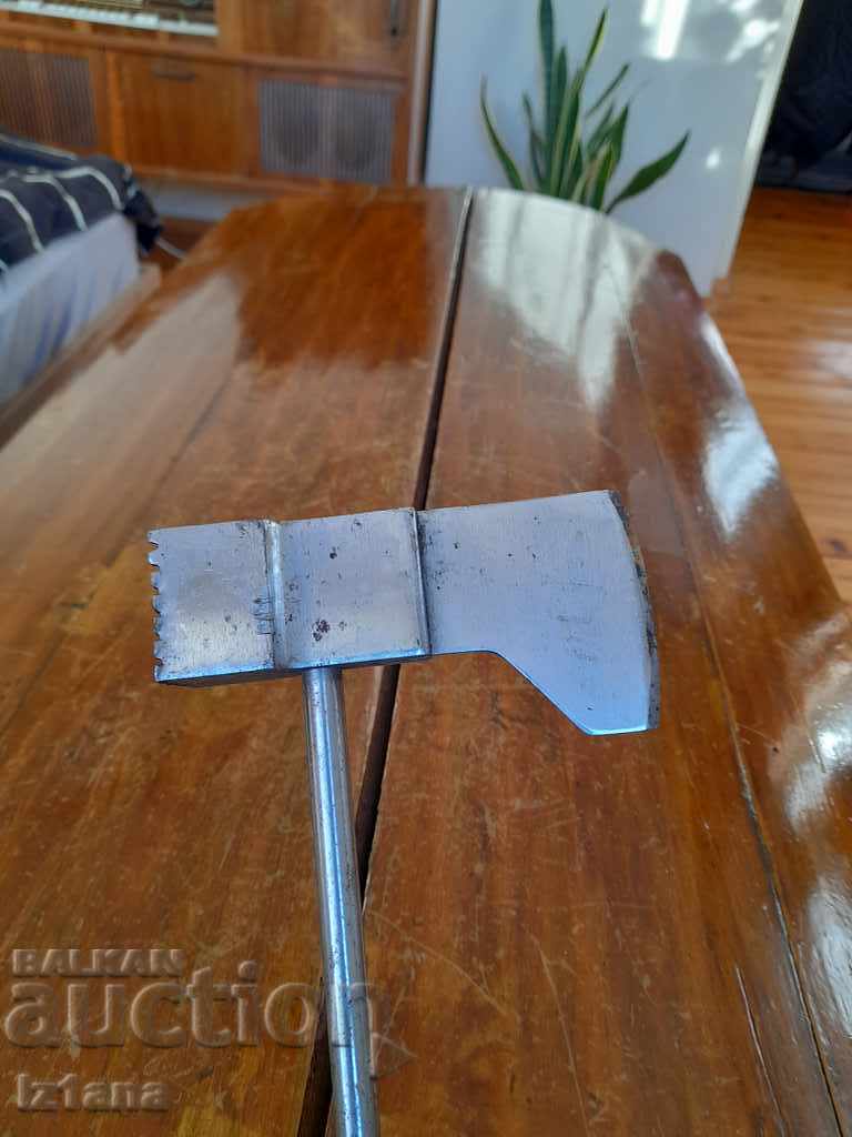 Delivery of Old hammer for meat, hammer, chopper Delivery of Old hammer for meat, hammer, chopper