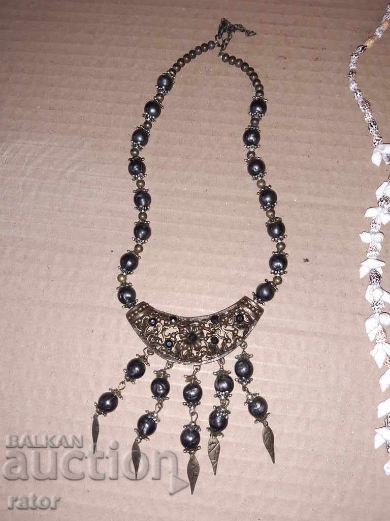 Auction Old jewelry - necklaces, bracelets, ring Auction Old jewelry - necklaces, bracelets, ring