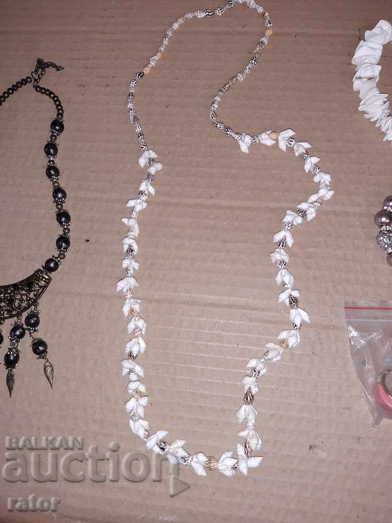 Delivery of Old jewelry - necklaces, bracelets, ring Delivery of Old jewelry - necklaces, bracelets, ring