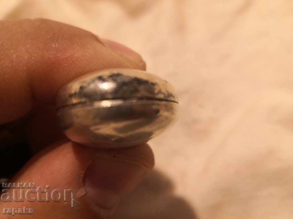 Auction A small box for jewelry, snuff, remains Auction A small box for jewelry, snuff, remains