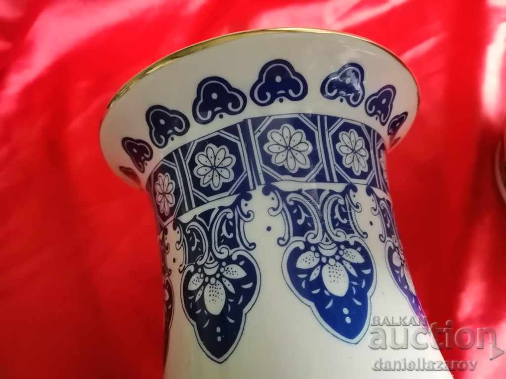 Delivery of Qing Dynasty Chinese Vase Set, Marked!