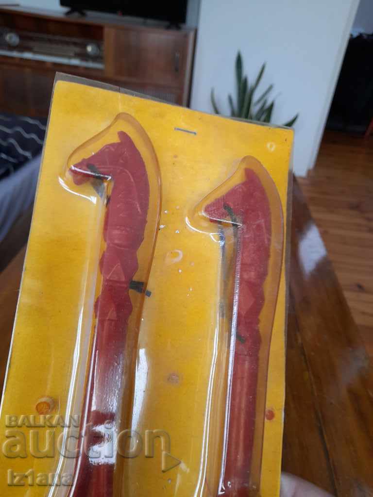 Auction Old Shoe Store, Clothes Brush Auction Old Shoe Store, Clothes Brush