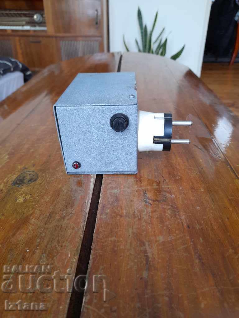 Old autotransformer 220 / 110v with price 40.00 BGN | € 20.45 Old autotransformer 220 / 110v with price 40.00 BGN | € 20.45