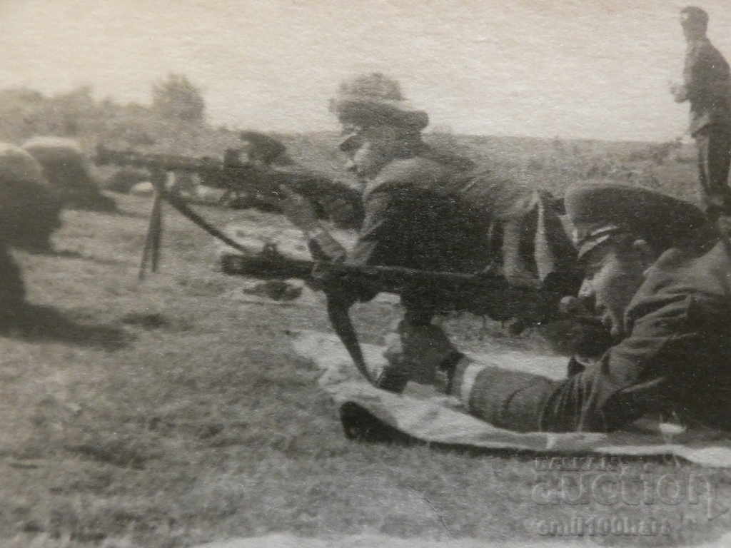 Auction  Old photo Exercise - shooting