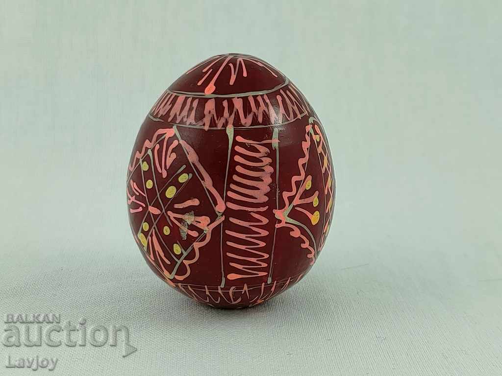 Delivery of Hand painted Easter wooden egg Delivery of Hand painted Easter wooden egg