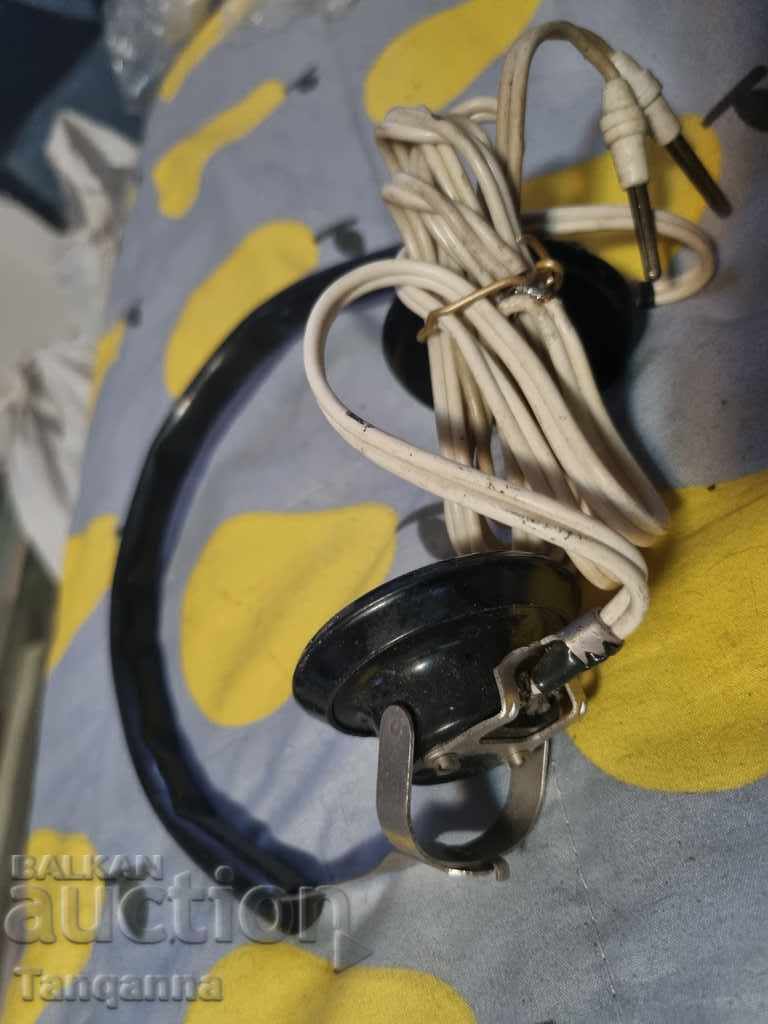 Old headphones with price 30.00 BGN | € 15.34 Old headphones with price 30.00 BGN | € 15.34