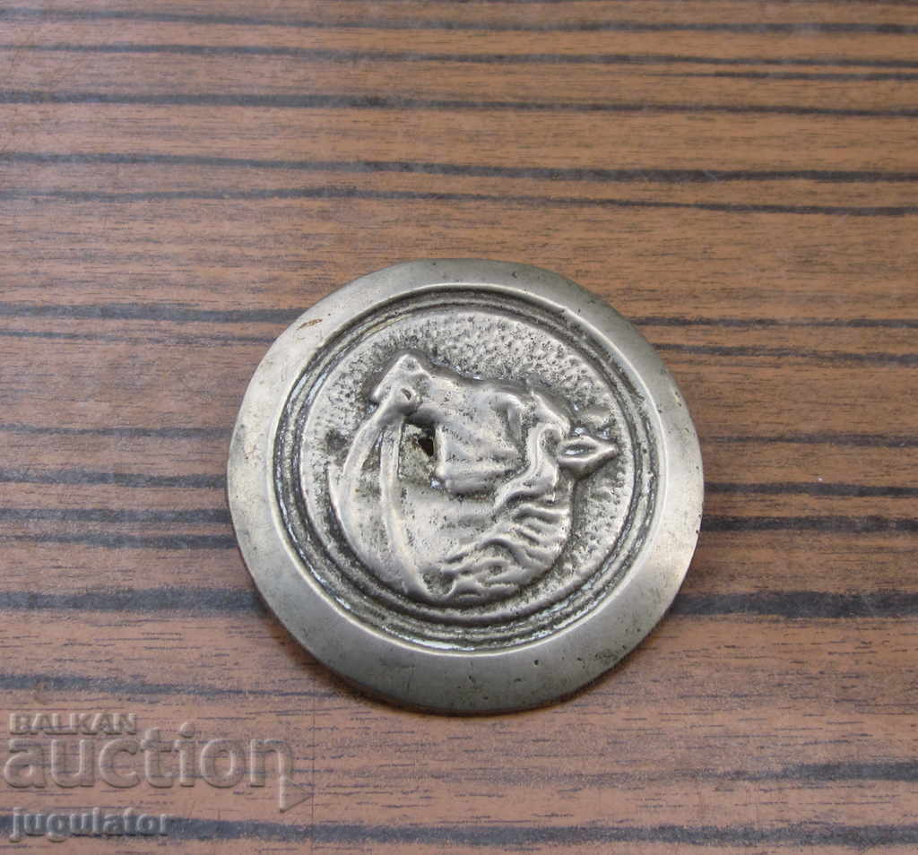 Delivery of old car emblem for retro car grille Delivery of old car emblem for retro car grille