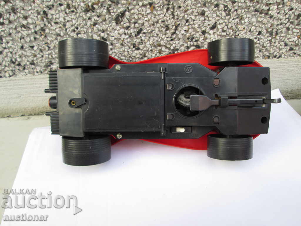 OLD USSR CAR-BUG WITH BATTERY - 5 OLD USSR CAR-BUG WITH BATTERY - 5