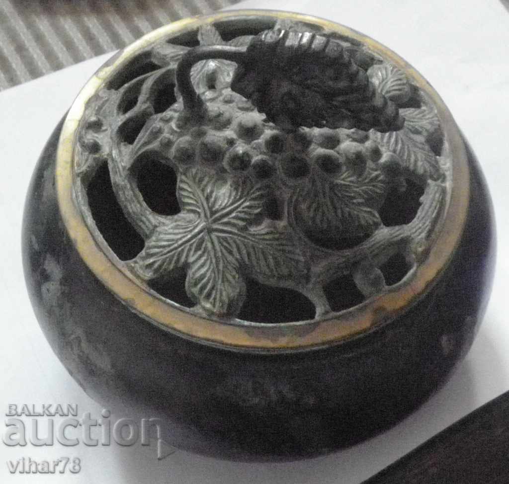 old brass box with price 119.99 BGN | € 61.35 old brass box with price 119.99 BGN | € 61.35