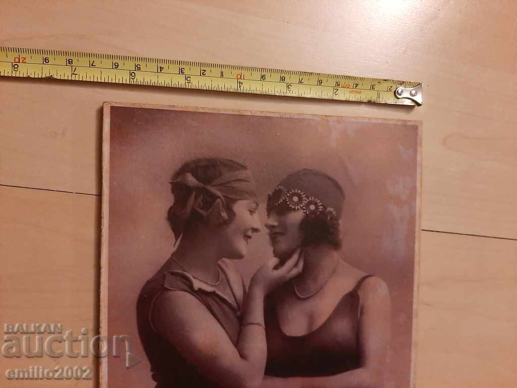 Painting - an old reproduction of erotica with price 6.00 BGN | € 3.07 Painting - an old reproduction of erotica with price 6.00 BGN | € 3.07