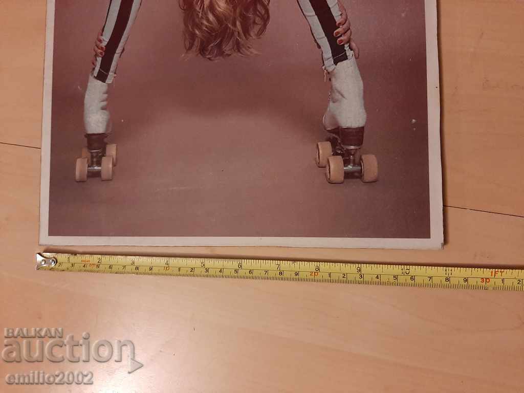 Afiș interesant - Patine cu rotile disco cu preț 9.00 BGN | € 4.60 Afiș interesant - Patine cu rotile disco cu preț 9.00 BGN | € 4.60