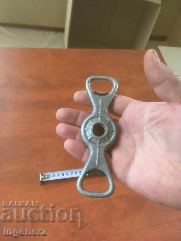 CLOSER AND OPENER FROM SOCA COLLECTOR'S TOOL