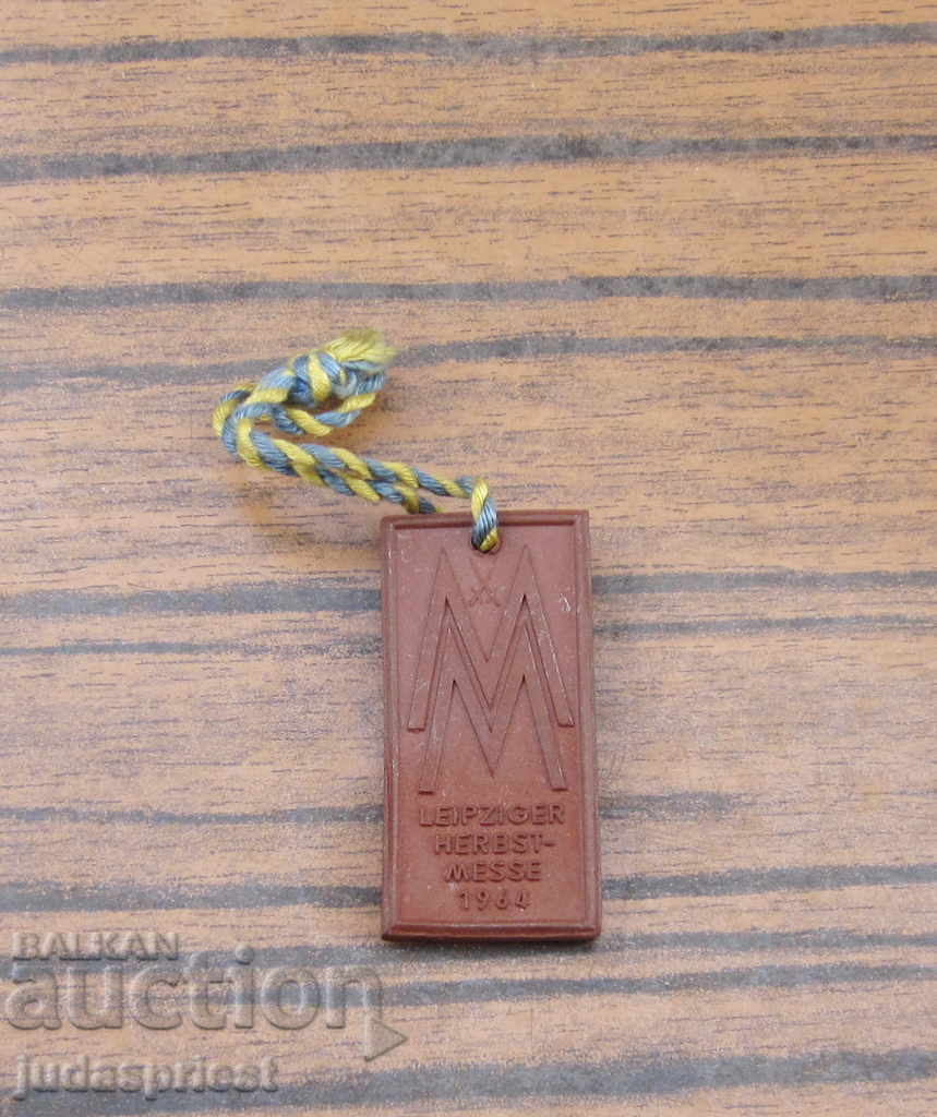 German porcelain medal meissen porcelain meissen with price 15.00 BGN | € 7.67 German porcelain medal meissen porcelain meissen with price 15.00 BGN | € 7.67