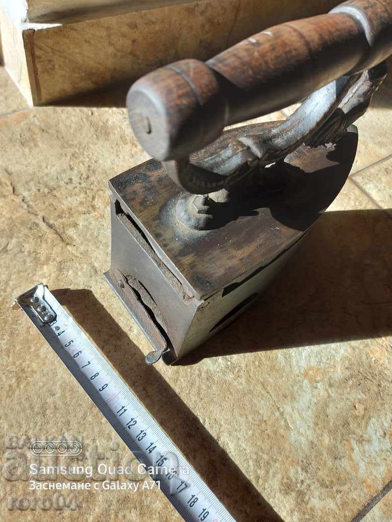 Delivery of IRON - GRILL - ROOSTER - EXCELLENT Delivery of IRON - GRILL - ROOSTER - EXCELLENT