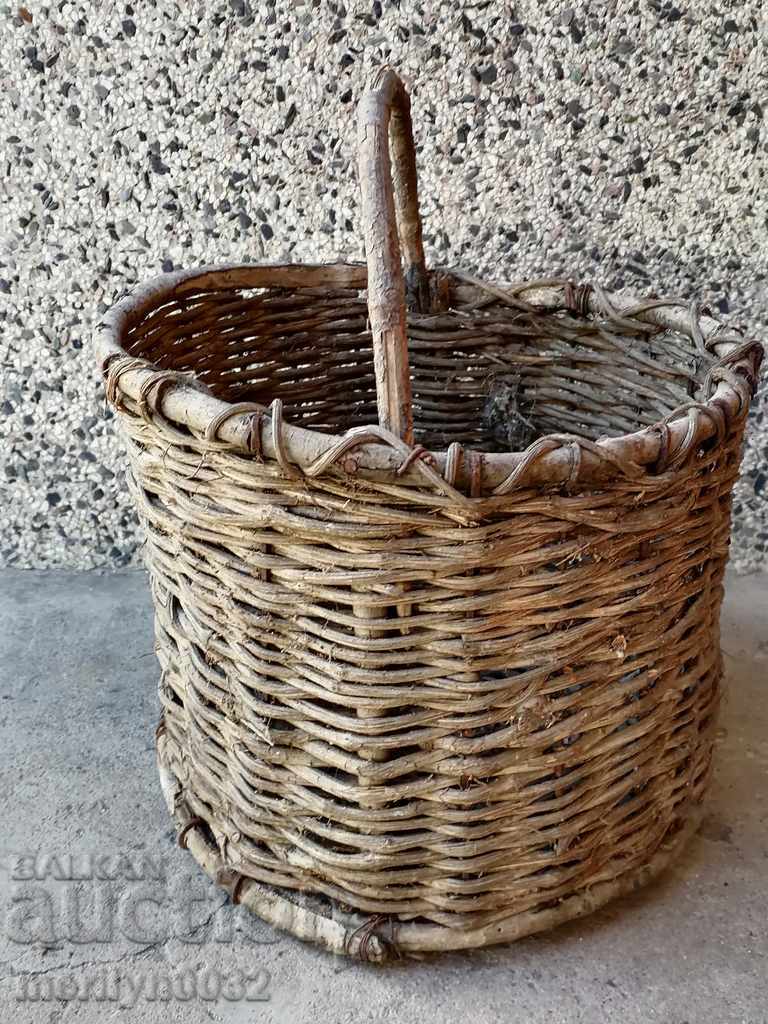 An old hand-knit basket with price 45.00 BGN | € 23.01 An old hand-knit basket with price 45.00 BGN | € 23.01