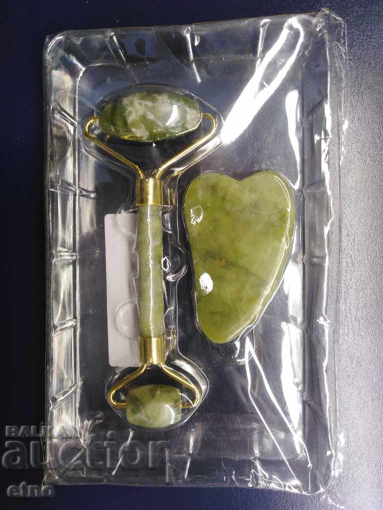 COSMETIC MASSAGER, ROLLER OF NATURAL JADE, stone, stones with price 20.00 BGN | € 10.23 COSMETIC MASSAGER, ROLLER OF NATURAL JADE, stone, stones with price 20.00 BGN | € 10.23