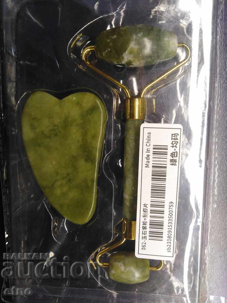 Delivery of COSMETIC MASSAGER, ROLLER OF NATURAL JADE, stone, stones Delivery of COSMETIC MASSAGER, ROLLER OF NATURAL JADE, stone, stones