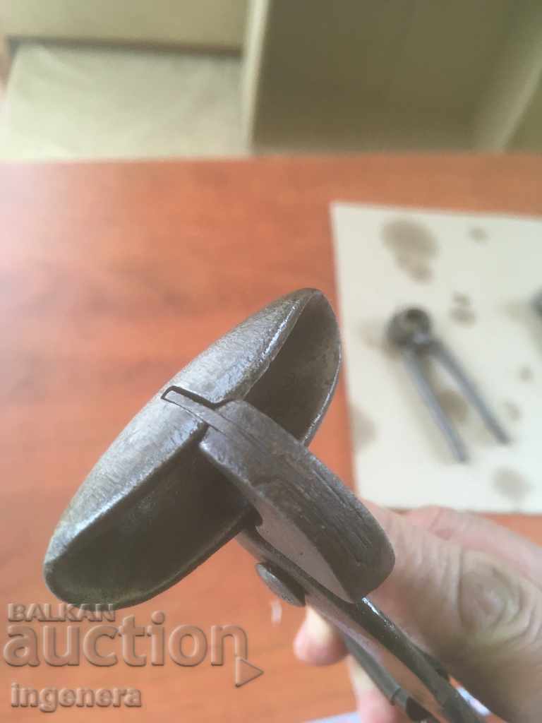 PLIERS SPECIALIZED SOCIAL TOOL - 5 PLIERS SPECIALIZED SOCIAL TOOL - 5