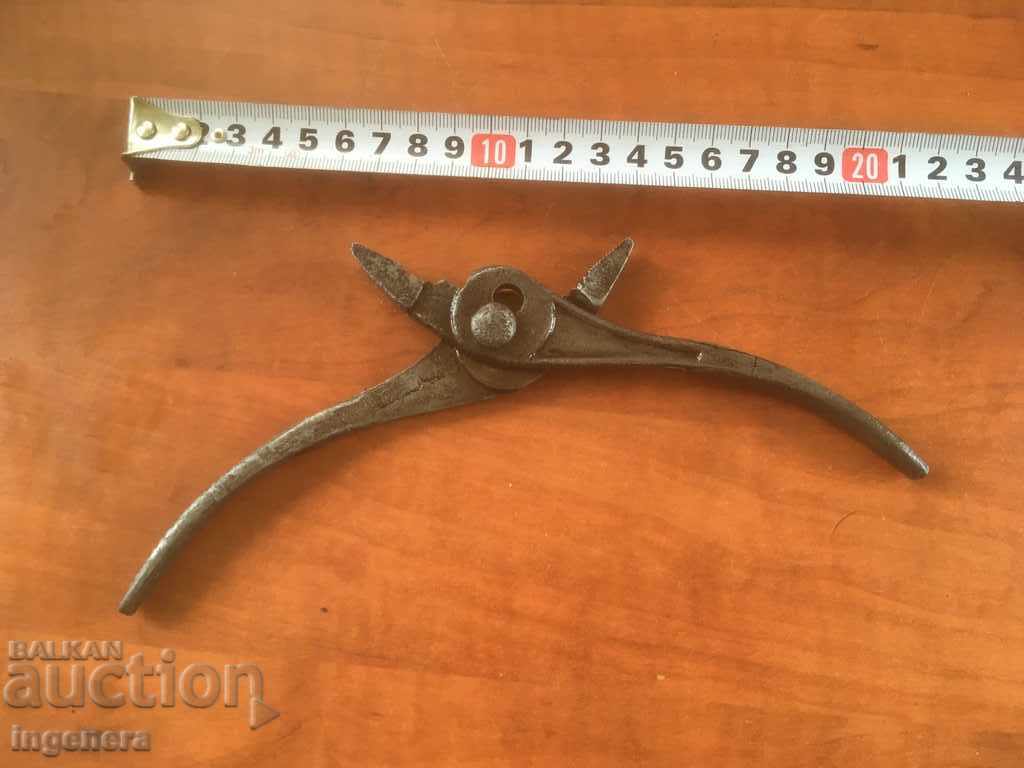 PLIERS TOOL ASSISTANT - 5