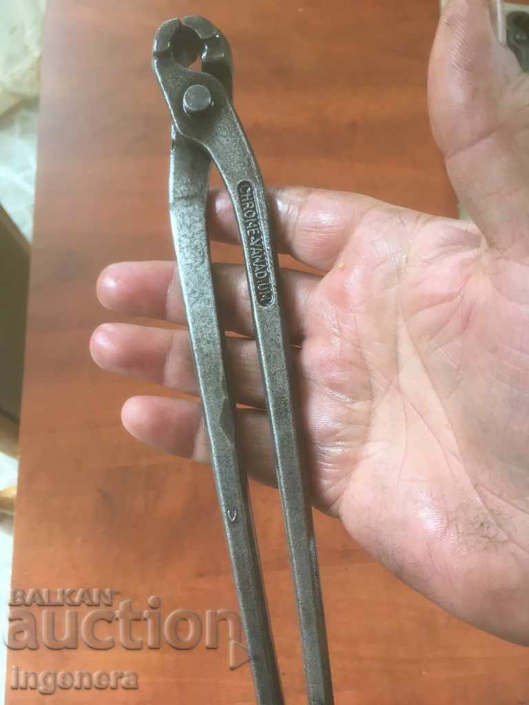 PLIERS MASTER REINFORCEMENT BRANDS OF THE SPECIALIST'S TOOL - 6 PLIERS MASTER REINFORCEMENT BRANDS OF THE SPECIALIST'S TOOL - 6