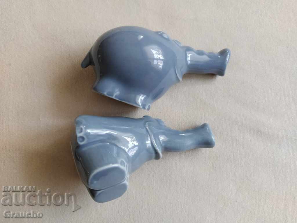 Porcelain elephants for salt and pepper with price 20.00 BGN | € 10.23 Porcelain elephants for salt and pepper with price 20.00 BGN | € 10.23