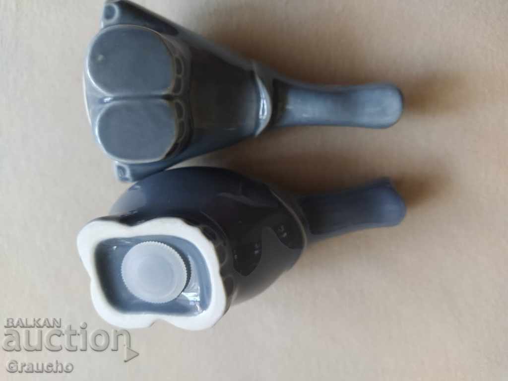 Auction Porcelain elephants for salt and pepper Auction Porcelain elephants for salt and pepper