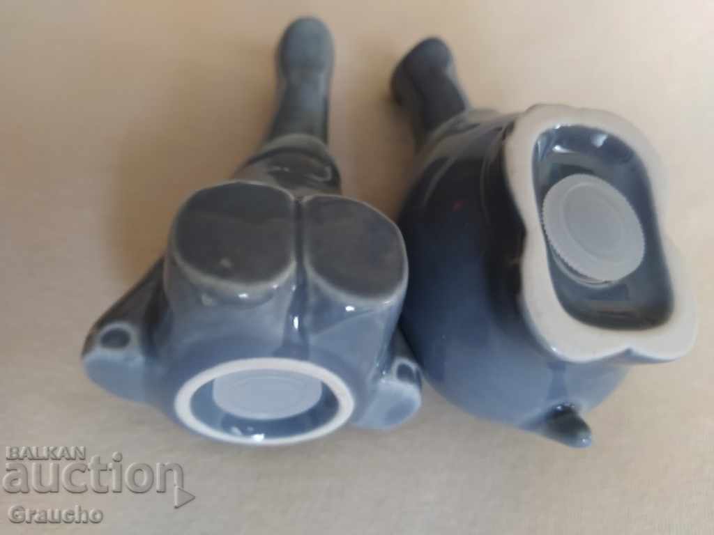 Delivery of Porcelain elephants for salt and pepper Delivery of Porcelain elephants for salt and pepper