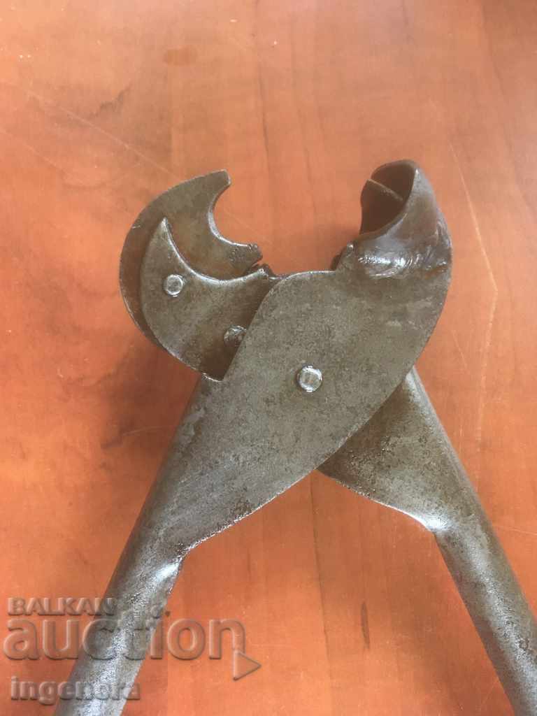 PLIERS SPECIALIZED TOOL FROM SOCA TPK IZGREV with price 11.00 BGN | € 5.62 PLIERS SPECIALIZED TOOL FROM SOCA TPK IZGREV with price 11.00 BGN | € 5.62