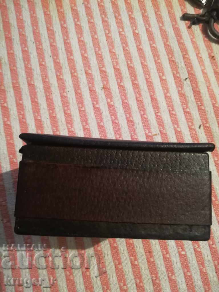 Παράδοση Παλιά δερμάτινη κοσμηματοθήκη Παράδοση Παλιά δερμάτινη κοσμηματοθήκη