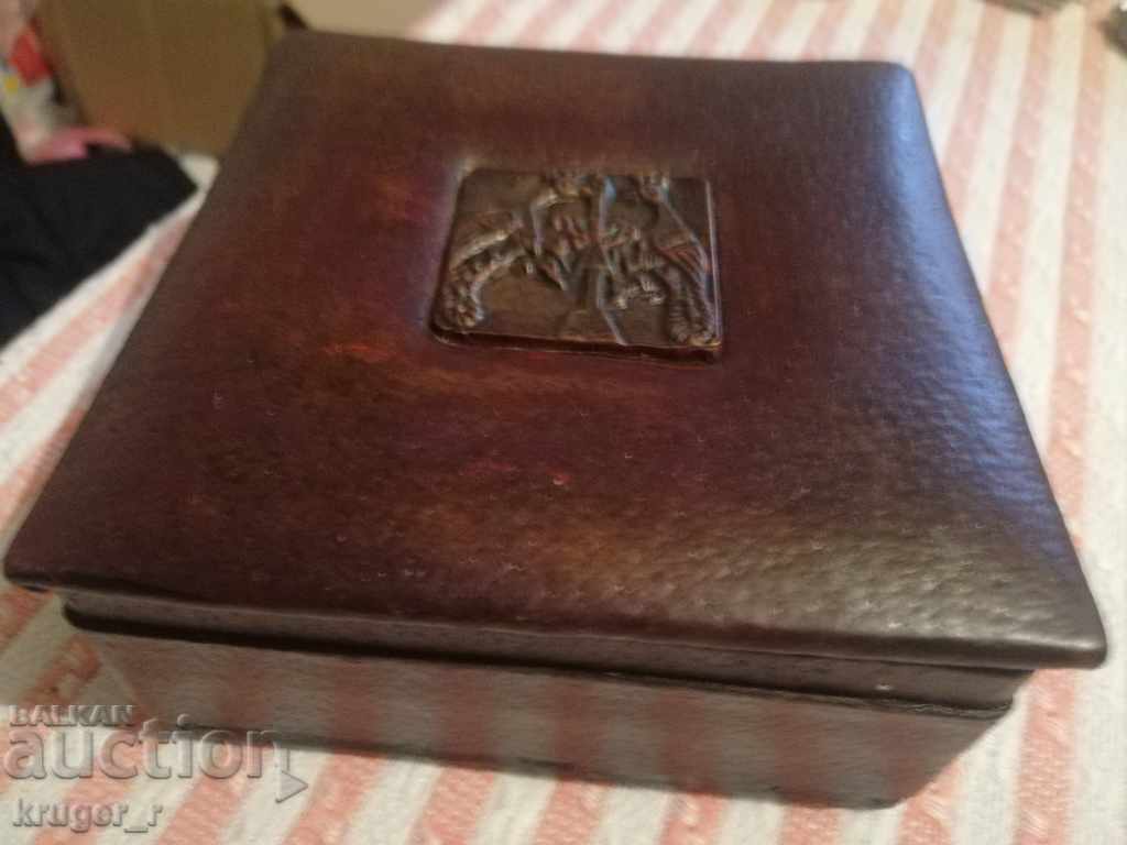 Παλιά δερμάτινη κοσμηματοθήκη - 7 Παλιά δερμάτινη κοσμηματοθήκη - 7