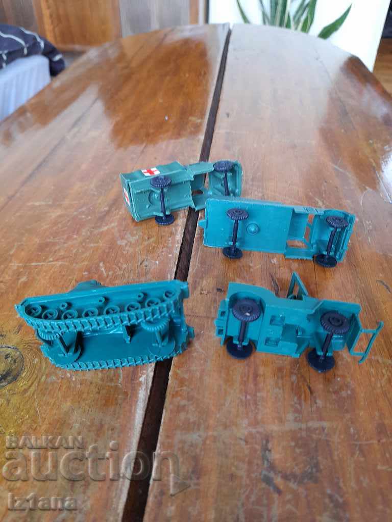 Delivery of Old figurines, toys, military machines Delivery of Old figurines, toys, military machines