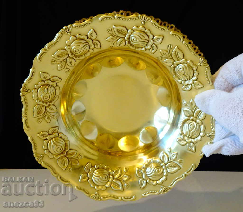 Delivery of Old English fruit bowl, roses, relief. Delivery of Old English fruit bowl, roses, relief.